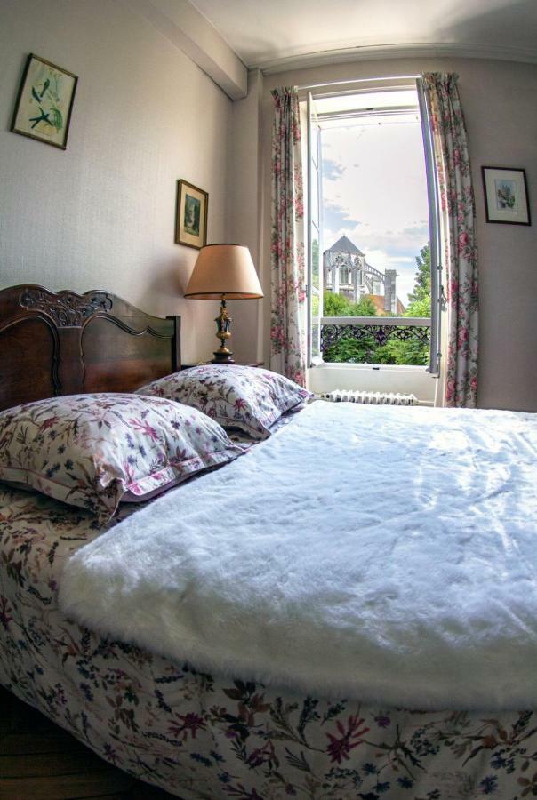 Saint-Eusebe Mansion - Hotel Particulier St-Eusebe Auxerre Bagian luar foto